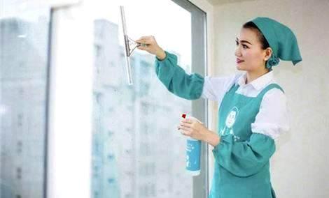 广州清洁公司提供专业玻璃清洗服务